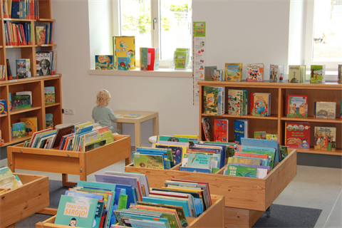 La biblioteca combinata scolastica-parrocchiale di Riscone